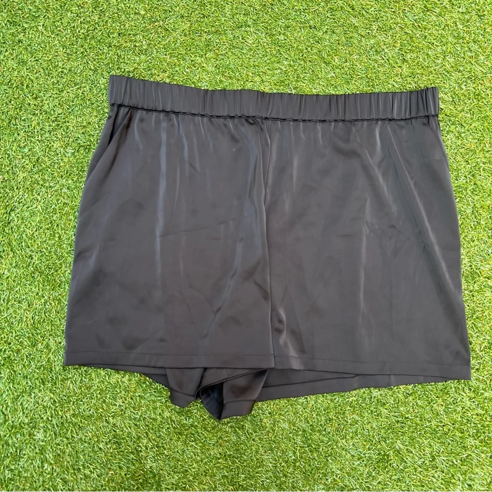 Good American Black Shorts
